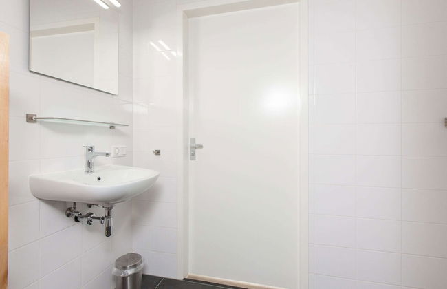 Holiday Home With Private Jetty on Water - Foto 15