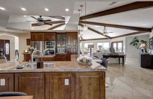 Elevado Hills Family Getaway ~ Pool ~ Games ~ Pkg! - Foto 40