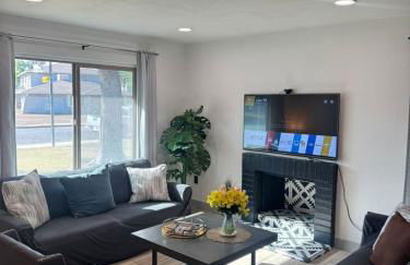 Msg for 5off 3Bed2Bath KingKingQueenBeds N PHX - Photo 2