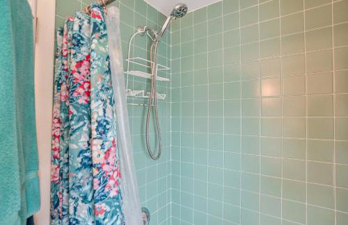 Walk to Beach Chatham Gem with Ocean-View Sunroom! - Foto 16