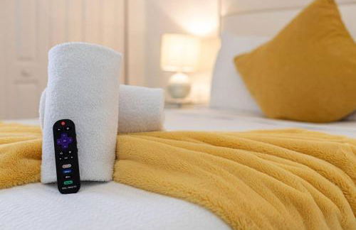 596 Modern 5 bed home overlooking beautiful golf course and conservation with Games room - Foto 63