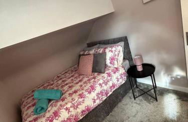 1-Bed House Sleeps 4 Free Parking - Foto 4