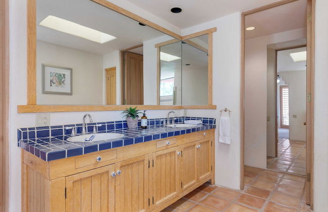 The Pond Estate by Avantstay Maximalist Designer Compound w/ 2 Casitas, Indoor + Outdoor Pools, Tennis Court, & Gorgeous Mountain Views 12k Sqft - Foto 56