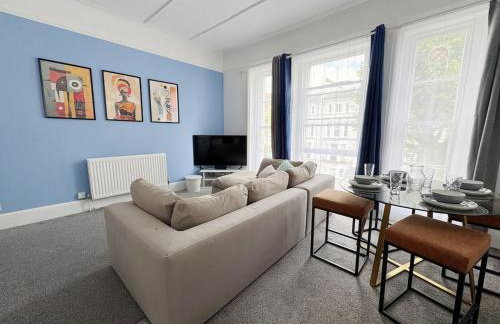 Prime Central London 2-Bed by Shops & Transport - Foto 1