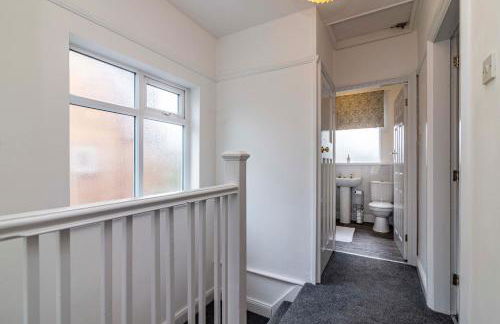 Lovely 4BDR home- Off street parking sleeps 7 - Foto 35