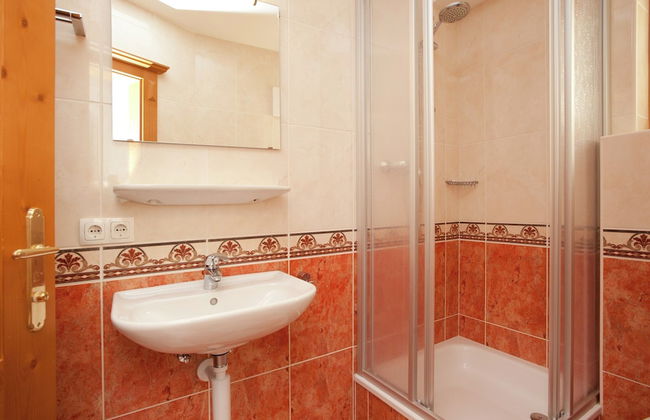 Chalet in Saalbach Near Ski Lift - Foto 17