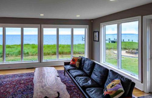 Bayfront Gem with Amazing Water Views and Pond! - Foto 6