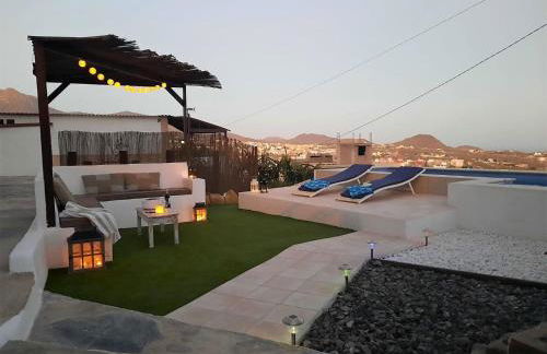 Charming Holiday Home in Arona with Private Heated Pool - Foto 27