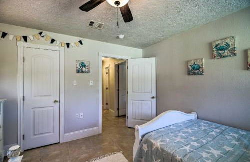 Spacious Seabrook Home with Patio 1 Mi to Beach! - Foto 36