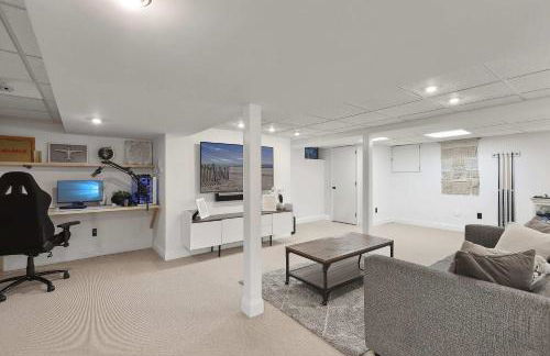 Wainscott Woods by Rove Travel - Luxe Estate with Pool - Foto 33