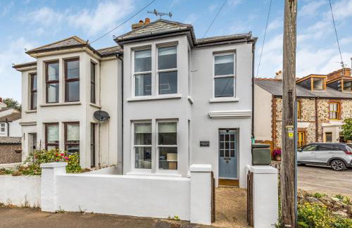 Delightful 2 Bed House a Stones Throw From Beach - Pass the Keys - Photo 25