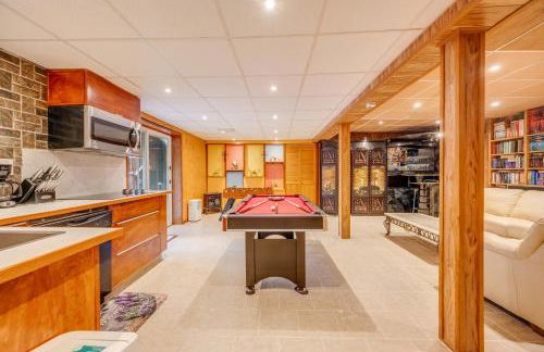 Stunning! Pocono Escape! HotTub Sauna Pool Ski Pet-Friendly Firepit Game Room Fireplace BBQ Lakes Tennis Fishing - Foto 52