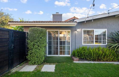 Modern Oceanside Stay with Yard & Laidback Vibes - Foto 5