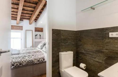 FLORIT FLATS - CENTER 2BR 2BA ATTIC TERRACE VIEW WIFi AC - Photo 38