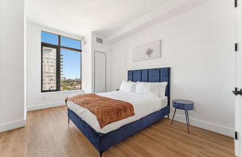 Elegant Studio Haven, Upscale Comfort - Photo 6