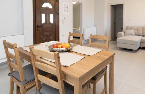 Το Σπίτι της Γιαγιάς 2 (Grandma's House 2) - Foto 24