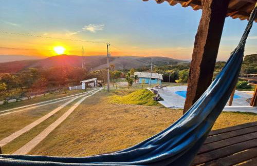 Chalés Vila Real - Tranquilidade na Serra de Carrancas - Piscina com uma vista espetacular do Pôr do Sol - Foto 44