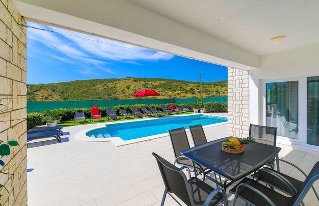 Scenic Elegant Trogir Villa With Pool - Foto 52