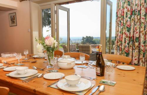 Sherway Coach House - Photo 10