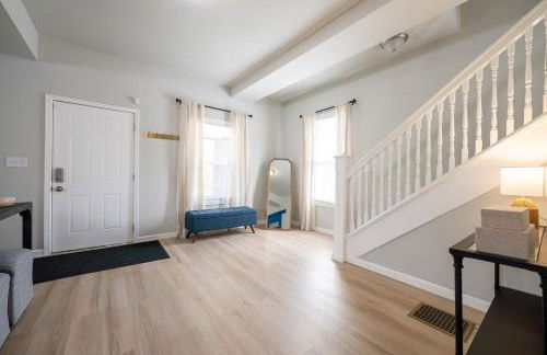 Modern 3BR Haven Near City Hotspots - Foto 14