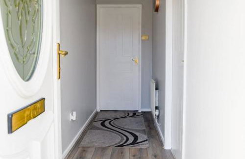 Stylish Two-bed House Birmingham with Parking - Foto 23