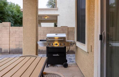 Modern 4BR Retreat in Prime Gilbert Location - Foto 78