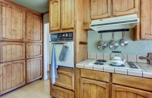 Pet-Friendly Escape w/ Game Room & Fire Pit! - Foto 11
