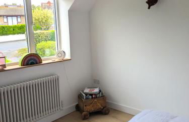 Sea View Villa with Huge Garden & Table Tennis - Foto 3