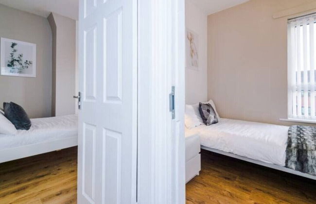 Spacious 4-Bed House Manchester - Foto 9