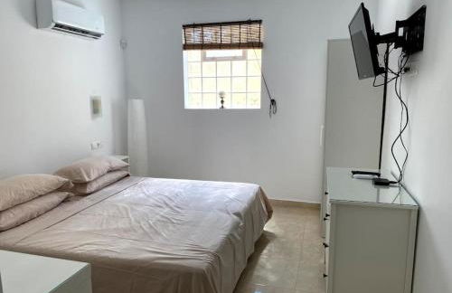 5 Bedroom, Luxury Villa - Heated Pool - Foto 15