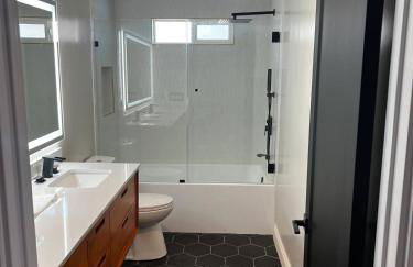 Coastal Cottage · RV Hookups · Walk to Seacliff - Foto 2