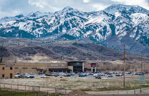 Wasatch Peak Chateau Unit A with Pool and Hot Tub - Foto 46