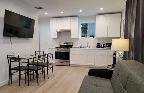 Spacious 2-Bedroom, One and a Half Bath Home in Pico-Robertson Near Beverly Hills and Cedars-Sinai - Foto 3