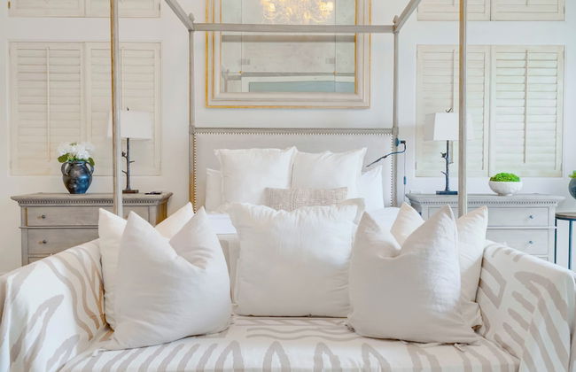 Carolwood - Modern Tuscan Villa With Rolling Lawns and Loggia in Holmby Hills - Photo 14