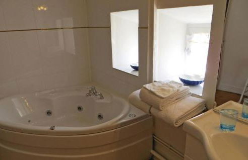 Gorgeous Home In Chinon With Wifi - Foto 25