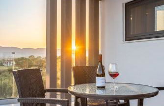 Infinity Holiday Villas - Private Pool, close to Kalamaki Centre, by ZanteWize - Foto 69