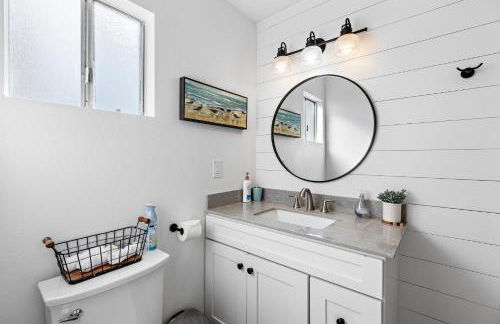 Walk on the Ocean! Wake up to Beautiful Bay Views - Photo 38