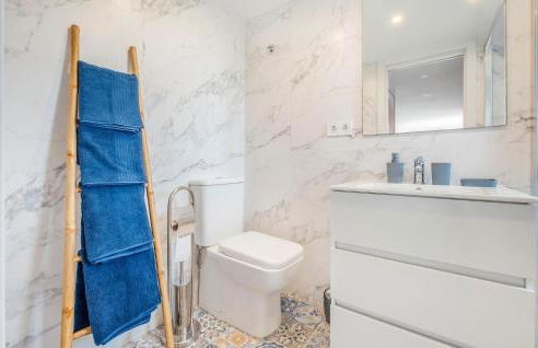 Amazing Apartment In Sant Pere De Ribes - Photo 18