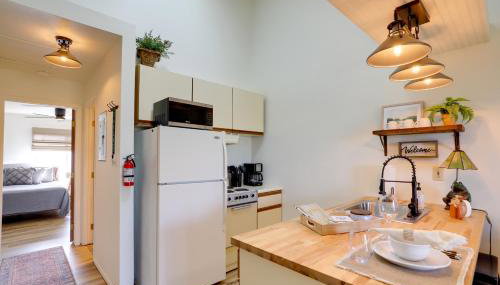 Pet-Friendly Oak Harbor Condo Walk to Lake! - Foto 2