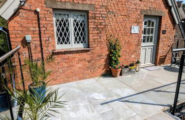 The Coach House Apartment at Cefn Tilla Court, Usk - Foto 2