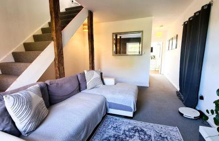 Quirky & cosy 1 or 2 bedroom house in peaceful village - Photo 6