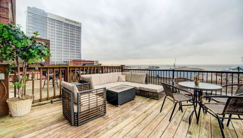 Waterfront Cleveland Apt about 1 Mi to Downtown - Foto 1