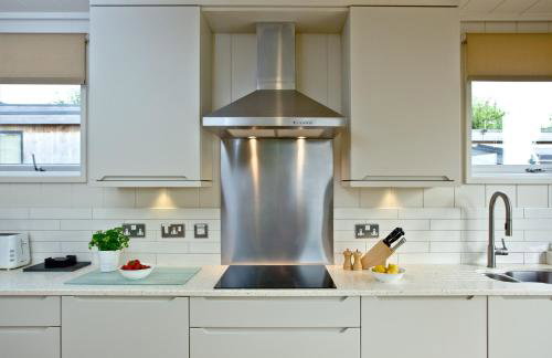 Amber Lodge, Strawberryfield Park - Hot Tub - Free WiFi & Parking - Photo 12