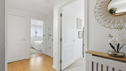 Stylish 2-Bed Apartment - Easy Access to London - Foto 5