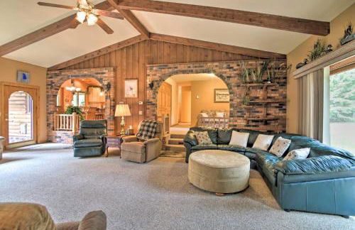 Spacious Lakefront Home with Patio and Boat Dock! - Foto 5