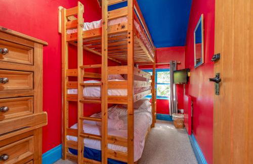 Squirrel Barn - Family Getaway Pass the Keys - Foto 24