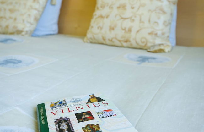 Barbacan Apartments - Photo 5