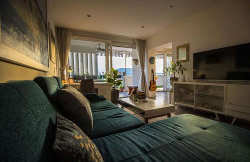 Sunset Oasis “VELLY” 1BR w/ Sea View & Parking - Foto 31