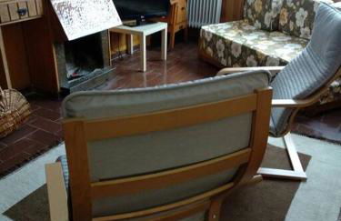 Peña del viento a pie de pistas estación San Isidro - Foto 1