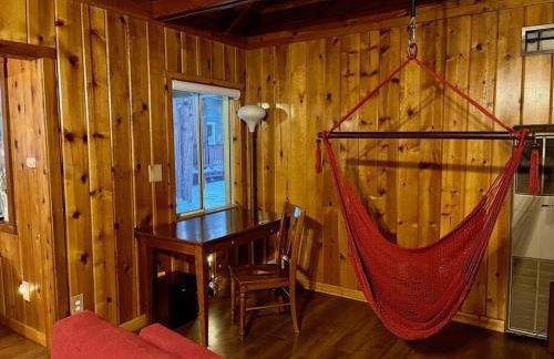Serene and Magical Cabin w/Barrel Sauna and Fireplace - Foto 38